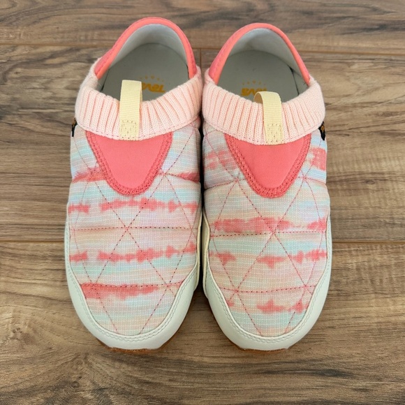 Teva Women's Ember Moc Tie-Dye Shoes - Pink and Blue NWT Size 7 - Picture 7 of 9